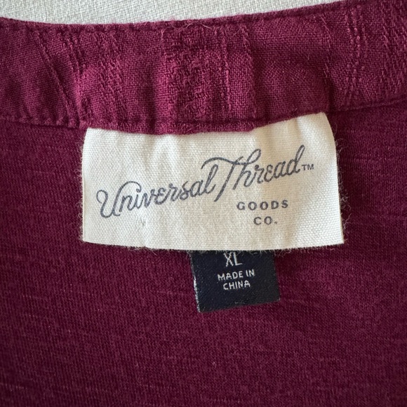 Universal Thread Button-Up Top - Picture 3 of 3